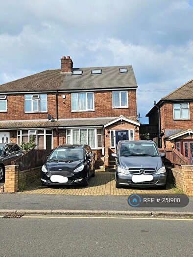5 Bedroom Semi-Detached House To Rent In Capron Road, Luton, LU4