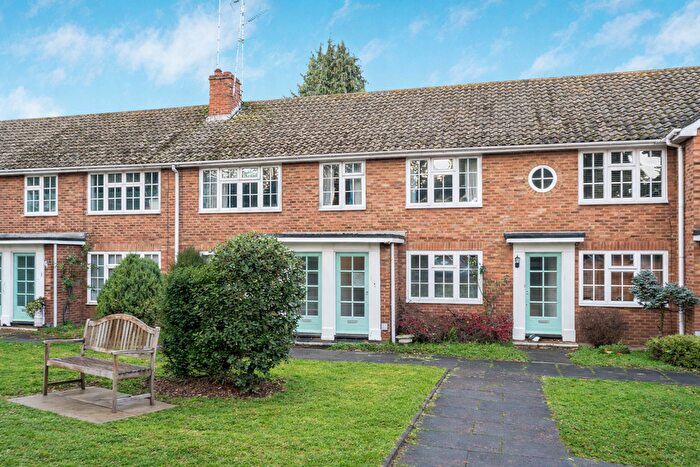 3 Bedroom Maisonette For Sale In Westminster Court, St. Albans, Hertfordshire, AL1