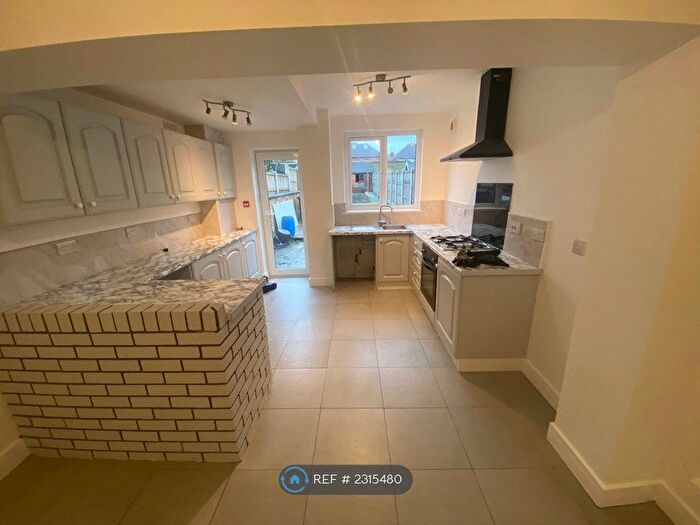 4 Bedroom Terraced House To Rent In Bentinck Street, Hucknall, Nottingham, NG15