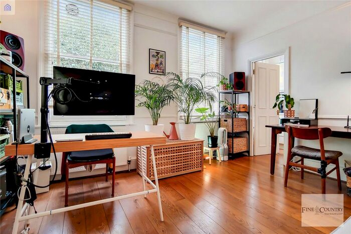 1 Bedroom Flat To Rent In Hartham Road, Islington, London, N7