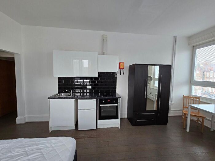 Studio To Rent In Woolwich Road, London, SE7