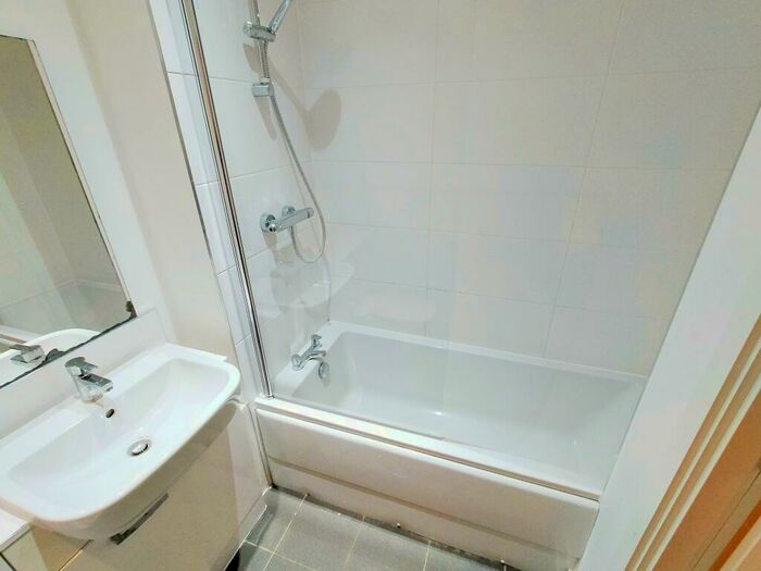 1 Bedroom Flat To Rent In Park Place, Stevenage, SG1