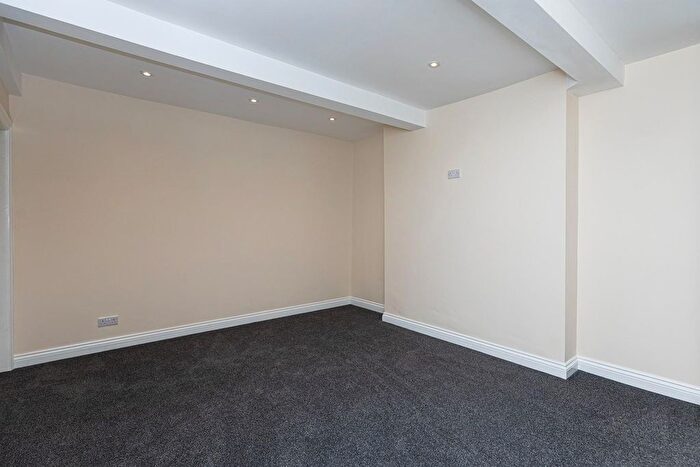 3 Bedroom Property To Rent In Lidget Street, Lindley, Huddersfield, HD3