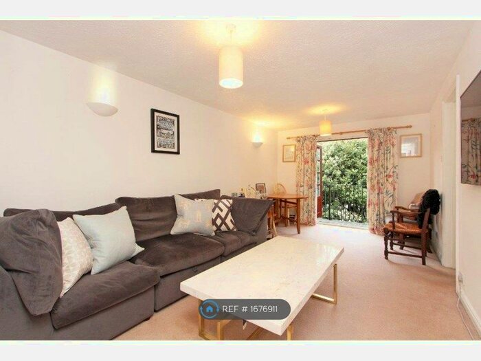 1 Bedroom Flat To Rent In Selhurst Close, London, SW19