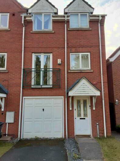 3 Bedroom End Of Terrace House To Rent In Perch Close, Wolverhampton, WV10