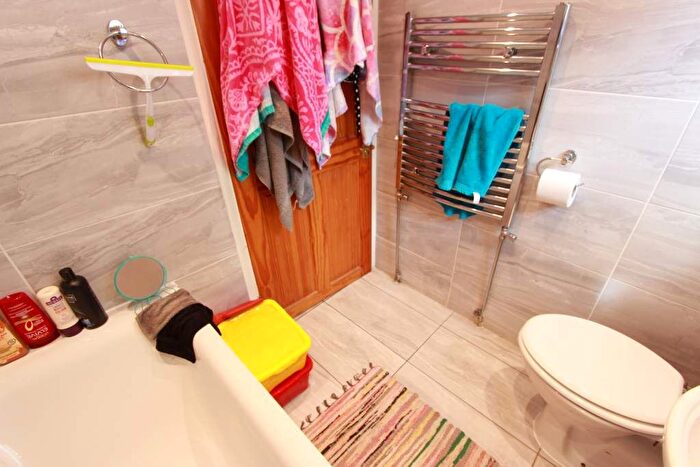 2 Bedroom Flat To Rent In Rectory Road, London, N16