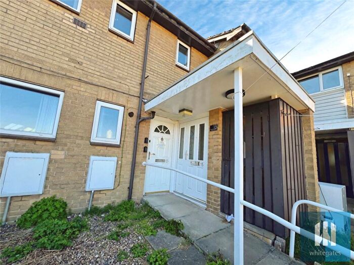 2 Bedroom Apartment For Sale In Edale Avenue, Newsome, Huddersfield, HD4