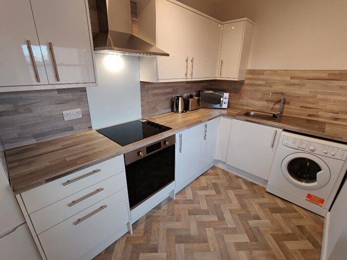 2 Bedroom Flat To Rent In Leith Walk, Edinburgh, EH6