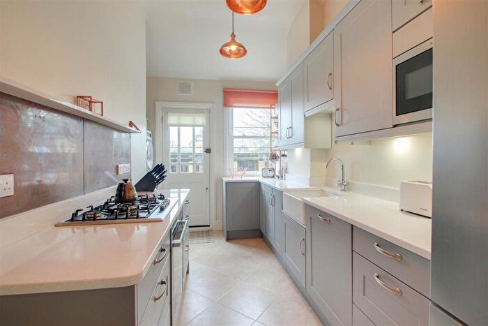 2 Bedroom Flat To Rent In Handen Road, Lee, London, SE12