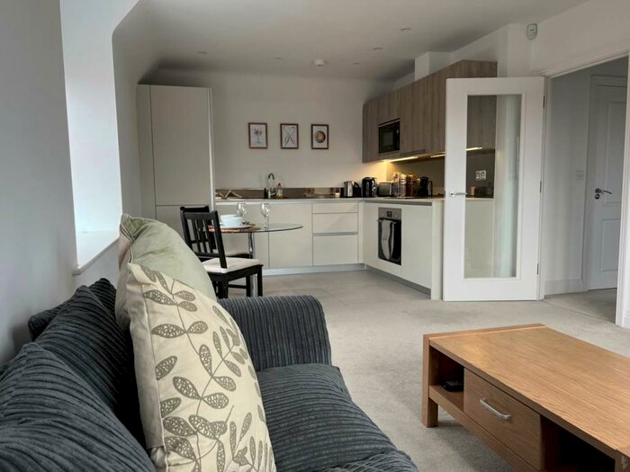 1 Bedroom Flat To Rent In Clematis Court, Warfield, Bracknell, RG42