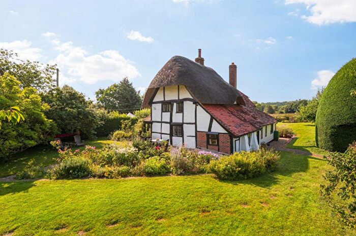 3 Bedroom Detached House For Sale In Collins End, Goring Heath, Reading, RG8