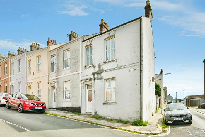 3 Bedroom End Of Terrace House For Sale In Riga Terrace, Plymouth, PL3