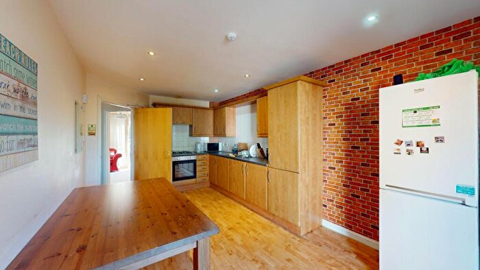 5 Bedroom Town House For Sale In Milnbank Gardens, Dundee, DD1