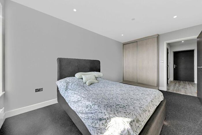 1 Bedroom Flat To Rent In Goodmayes Road, IG3