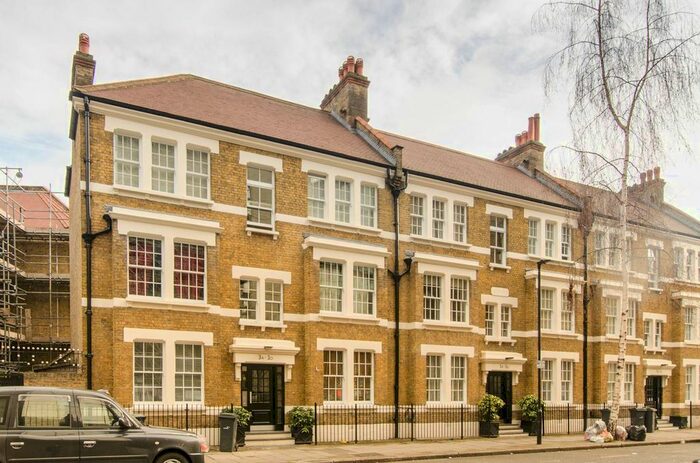 Studio To Rent In Webber Street, Southwark, London, SE1