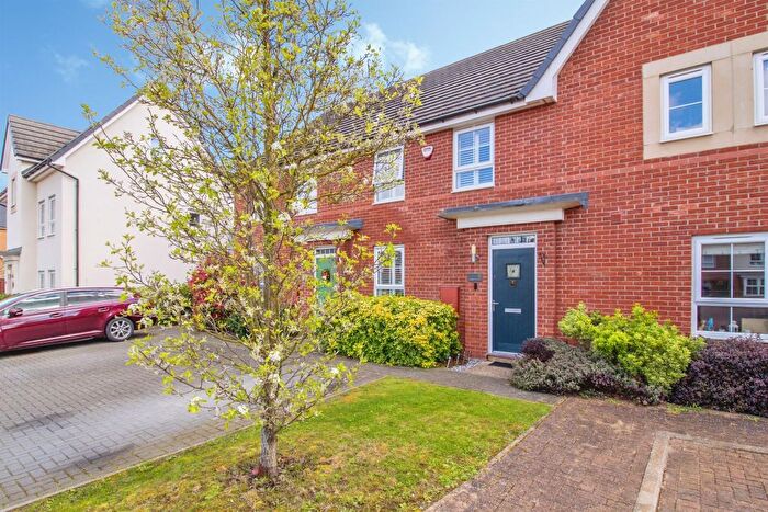 3 Bedroom Terraced House For Sale In Aquitania Close, Brooklands, Milton Keynes, MK10