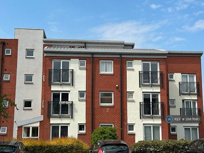 2 Bedroom Flat To Rent In Chester Road, Manchester, M32