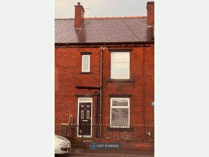 3 Bedroom Terraced House To Rent In Woodside Road, Bradford, BD12