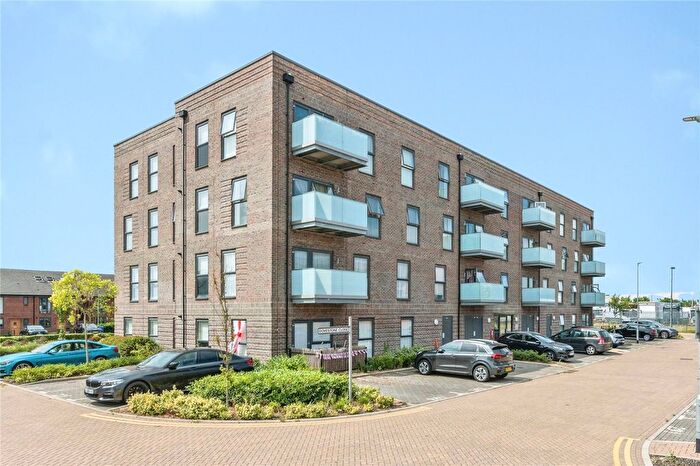 1 Bedroom Flat For Sale In Dovestone Close, West Thurrock, Grays, Essex, RM20