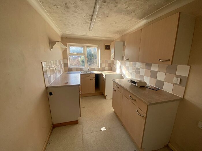 2 Bedroom Flat For Sale In Flat The Close, Hampstead Norreys, Thatcham, Berkshire, RG18