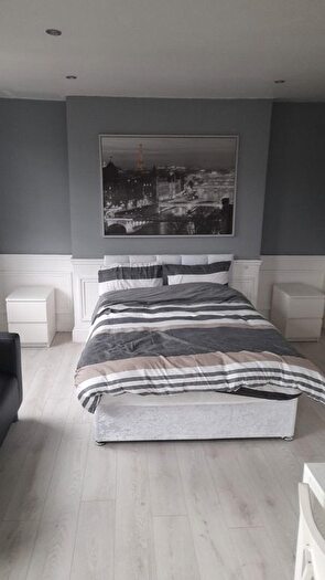 Studio To Rent In Stoke Newington Common, Stoke Newington, N16