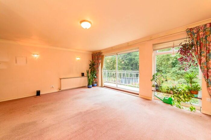 4 Bedroom Terraced House For Sale In Wentworth Hall. The Ridgeway, Mill Hill, NW7