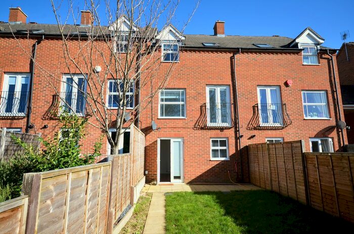 3 Bedroom Semi-Detached House To Rent In Sycamore Rise, Bracknell, RG12