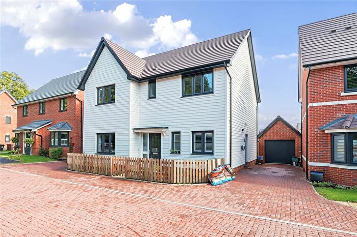 4 Bedroom Detached House To Rent In Rye Way, Finchwood Park, Wokingham, Berkshire, RG40