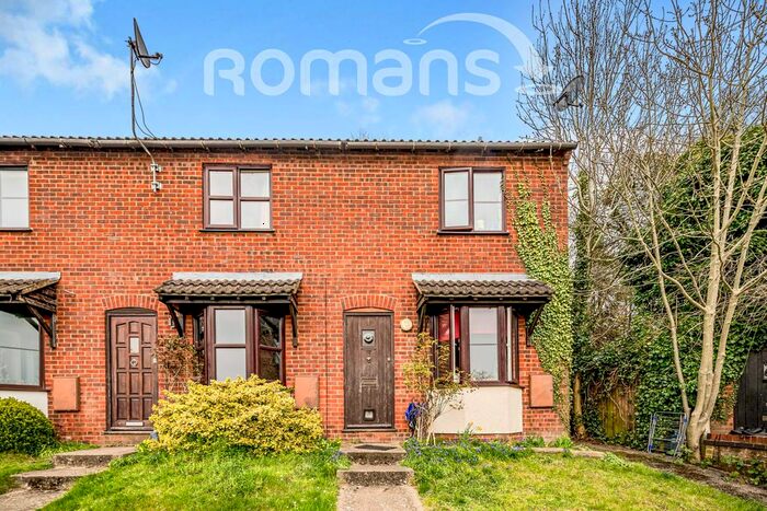 2 Bedroom End Of Terrace House To Rent In Hollow Rise, High Wycombe, HP13