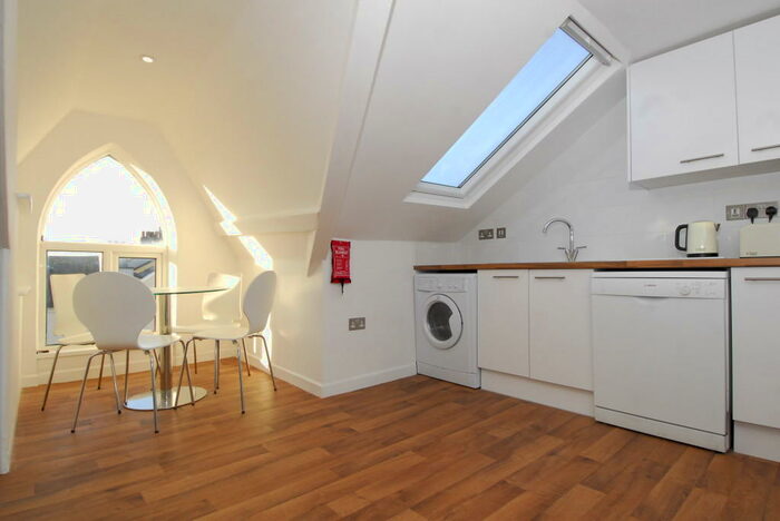 2 Bedroom Property To Rent In Radnor Street, Flat C, PL4