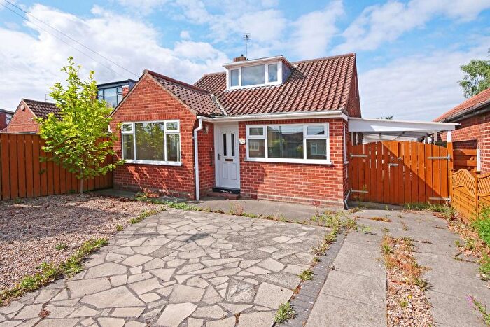 2 Bedroom Detached House For Sale In Whitby Avenue, York, YO31