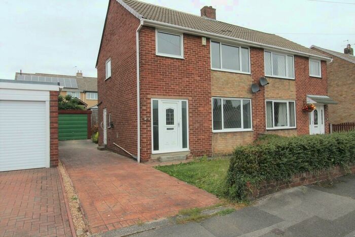3 Bedroom Semi-Detached House To Rent In Warwick Road, Barnsley, S71