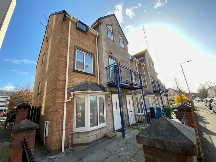 4 Bedroom House To Rent In Ellis Street, Hulme, M15