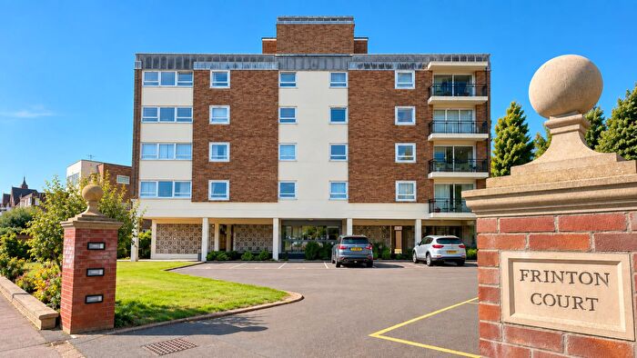 2 Bedroom Flat For Sale In Frinton Court, The Esplanade, Frinton-on-Sea, CO13