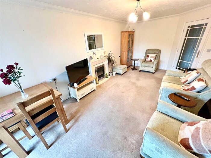 1 Bedroom Apartment For Sale In Vale Road, Stourport-on-Severn, Worcestershire, DY13