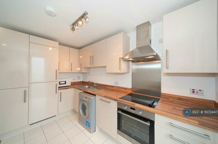 4 Bedroom Flat To Rent In Lonsdale House, London, E14