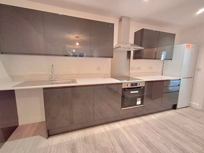 3 Bedroom Apartment To Rent In Catherine House, Waterlooville, PO7