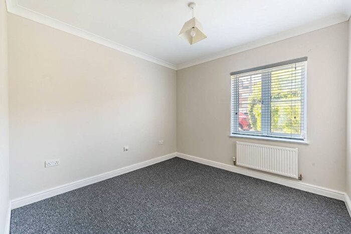 2 Bedroom Flat To Rent In Honeypot Lane, Stanmore, HA7