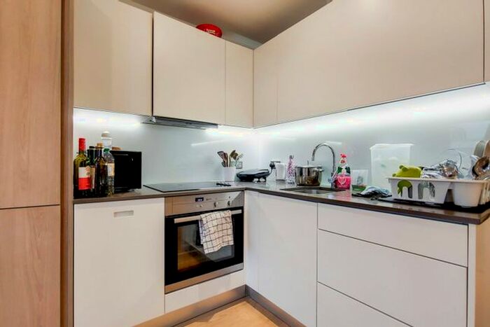 Studio To Rent In Duke Of Wellington Avenue, Woolwich, London, SE18