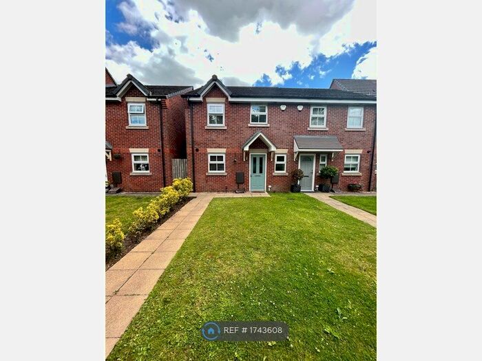 3 Bedroom Semi-Detached House To Rent In Waters Edge, Manchester, M40