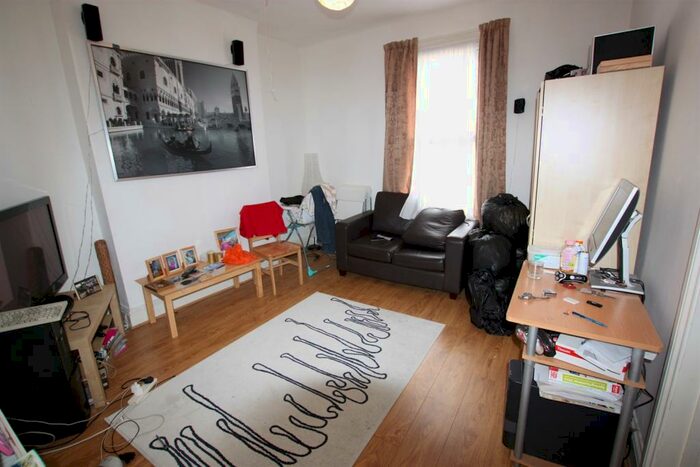 1 Bedroom Flat To Rent In Church Road, NW4