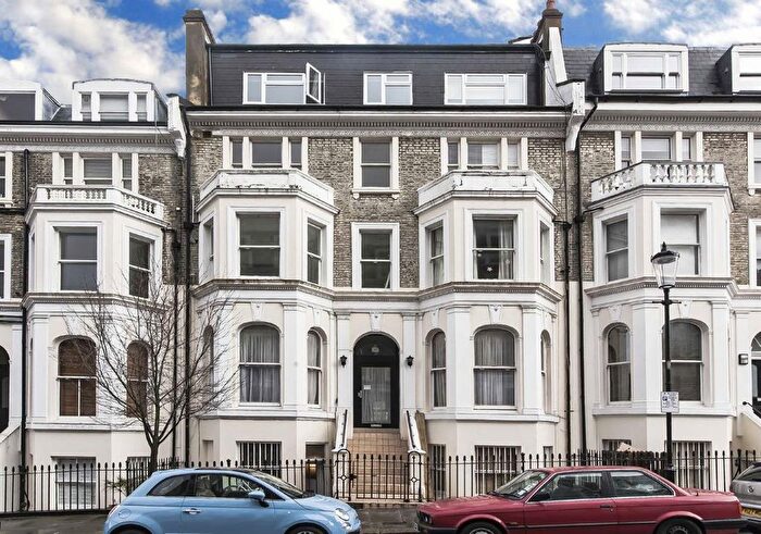 1 Bedroom Flat To Rent In Campden Hill Gardens, London, W8