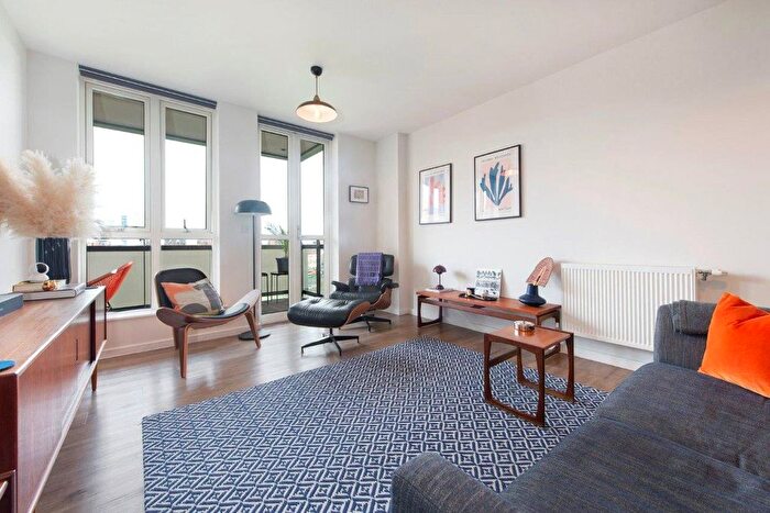 2 Bedroom Flat To Rent In Maypole Court, Geoff Cade Way, Bow, London, E3
