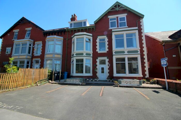 2 Bedroom Flat To Rent In St. Thomas Road, Lytham St. Annes, Lancashire, FY8