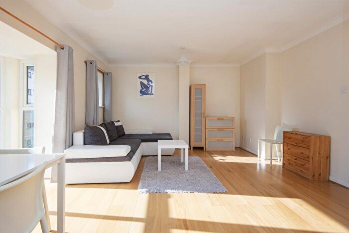 2 Bedroom Flat To Rent In Portsmouth Mews, Royal Victoria Dock, Royal Victoria Dock, E16