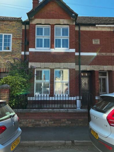 3 Bedroom Town House To Rent In Queen Street, Stamford, PE9