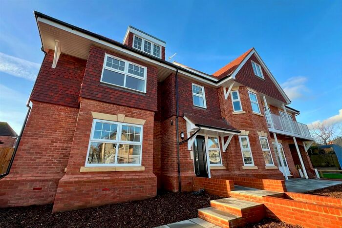 2 Bedroom Flat To Rent In Dorset Road South, Bexhill-On-Sea, TN40