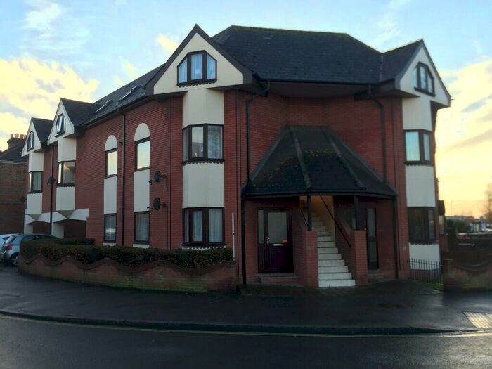 2 Bedroom Ground Flat To Rent In Northern Parade, North End, PO2