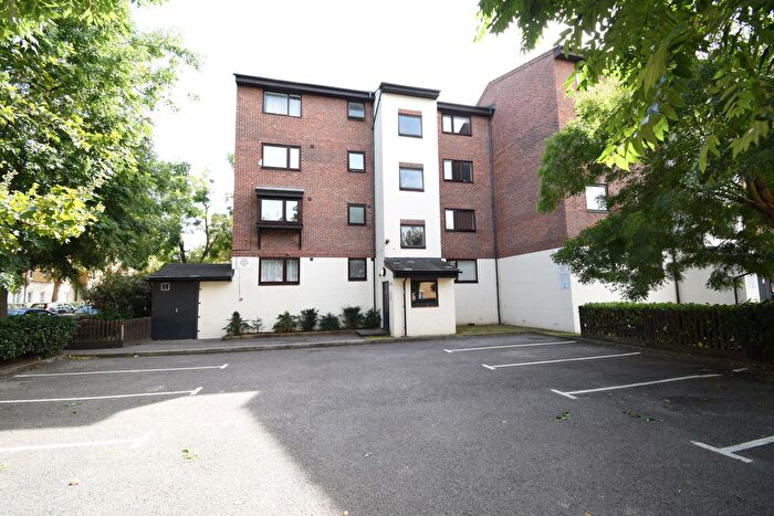 1 Bedroom Flat For Sale In Blakes Road, London, SE15