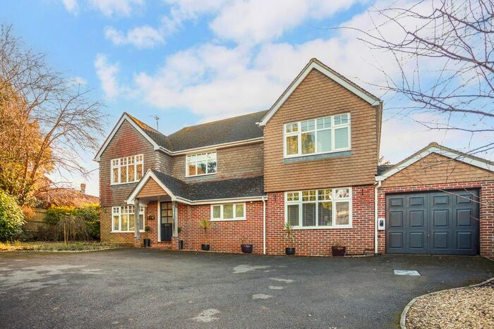 4 Bedroom Detached House For Sale In Orchard Way, Warninglid, RH17